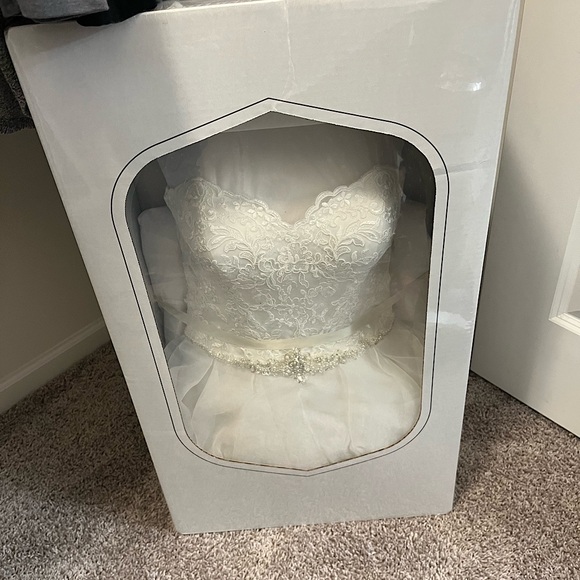 David’s Bridal Lace & Organza Petite Wedding Ball Gown - Picture 7 of 7